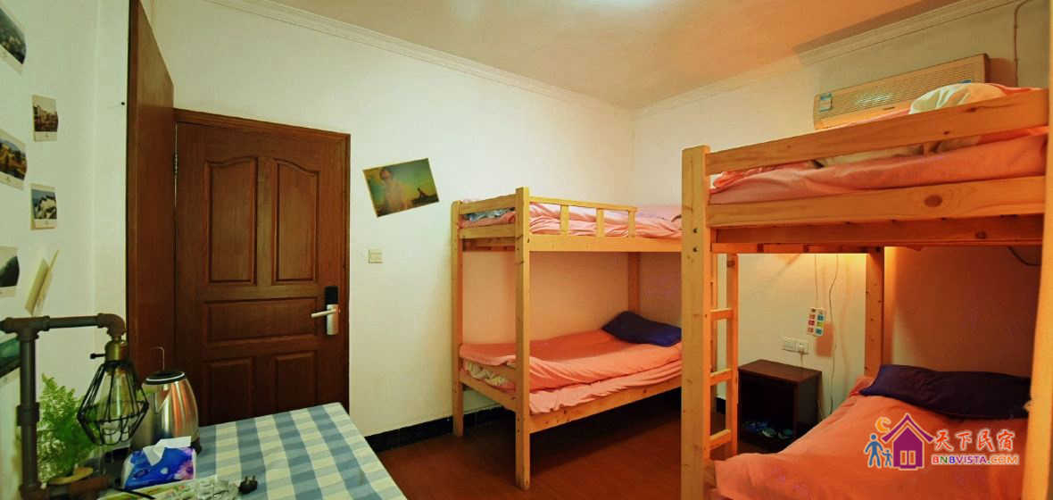 女生单人床位房