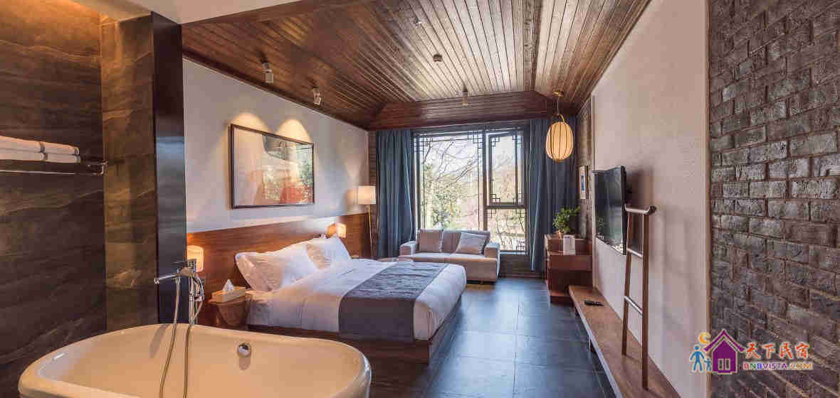 伯雪豪华大床房