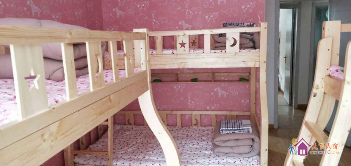 女生六人间(床位房)(公共卫浴)