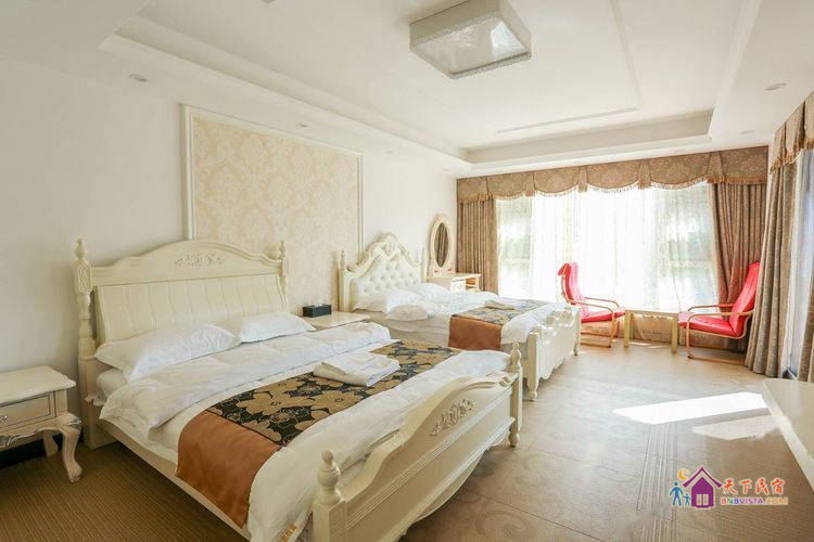 四卧室时尚豪华别墅