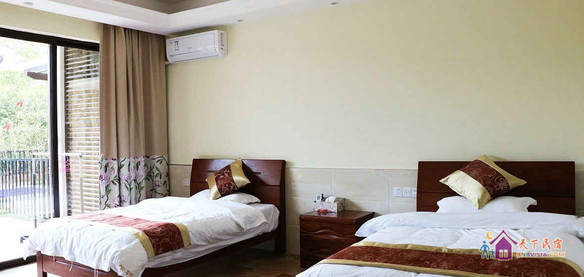 豪华温泉4房8床度假别墅