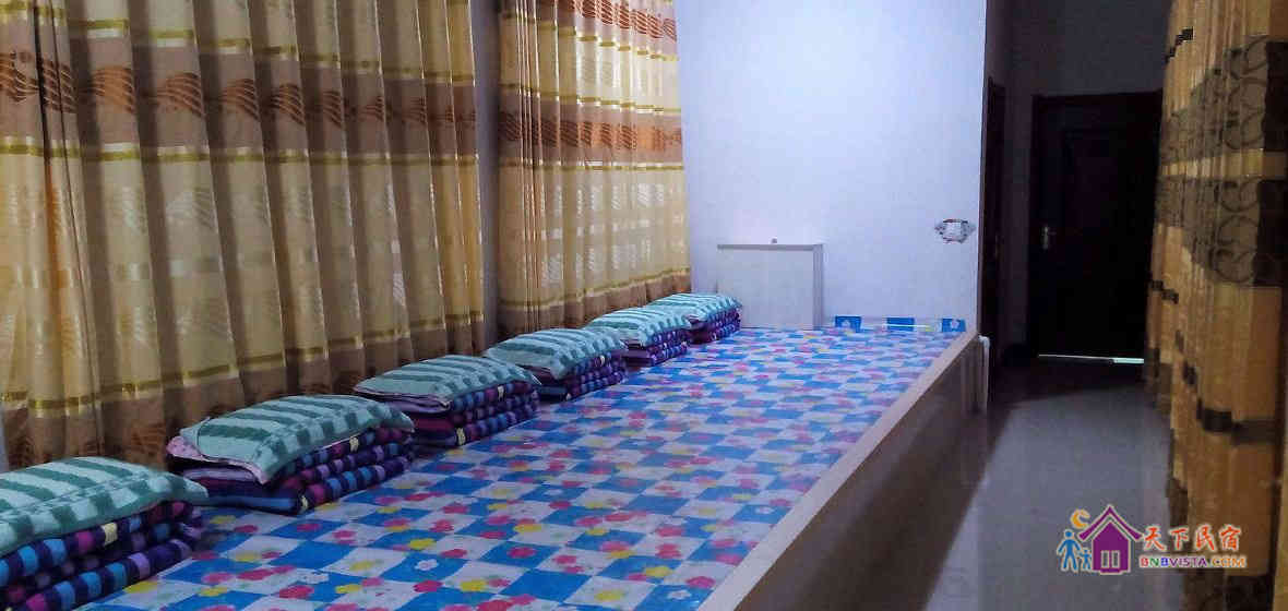 驴友民俗火炕床位房