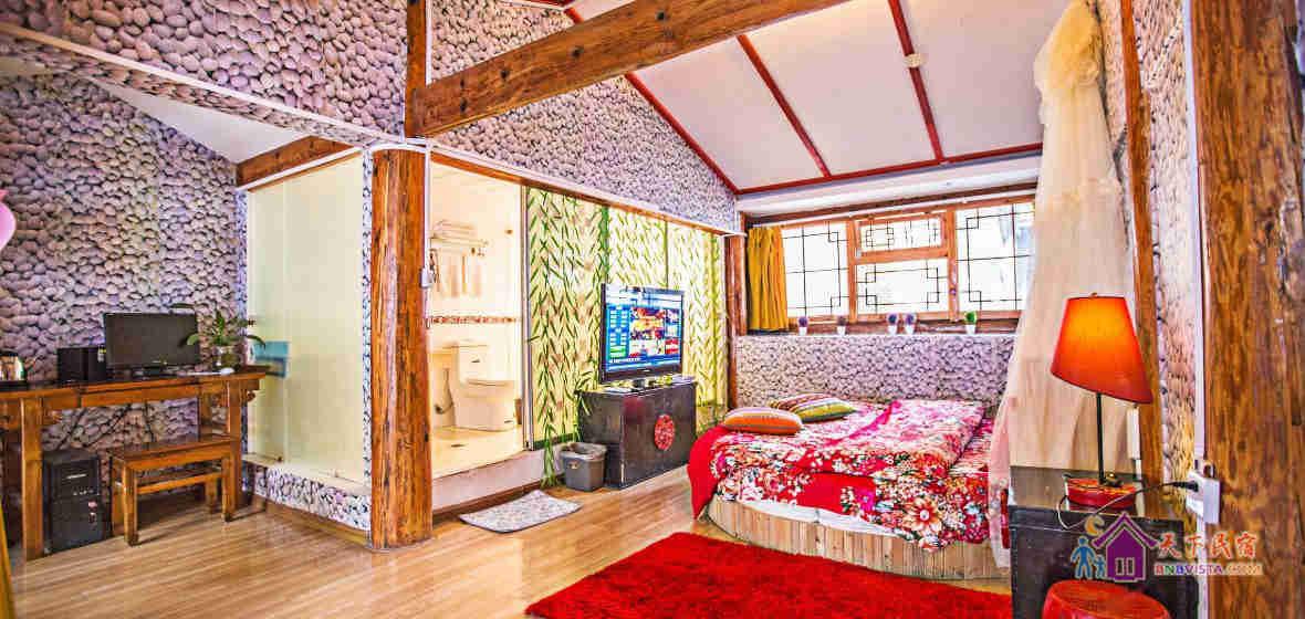 楼上带空调特色大床房