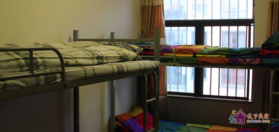 男生六人间(床位)