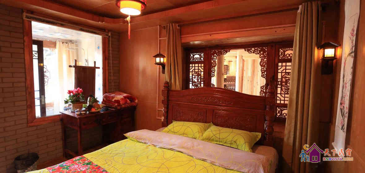 温馨蜜月大床房