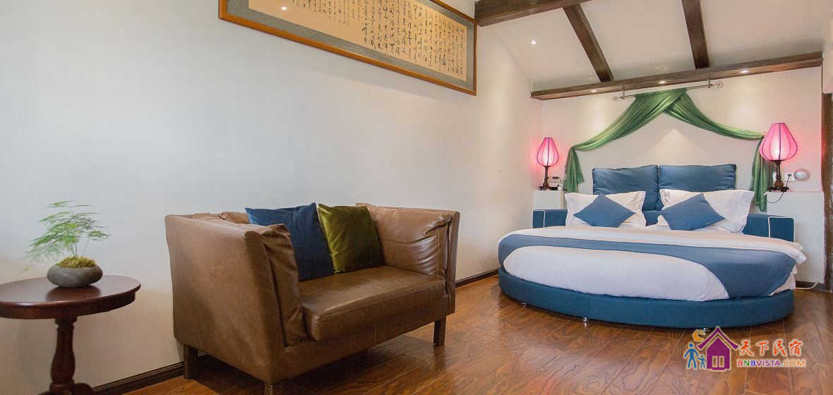 豪华圆床蜜月房