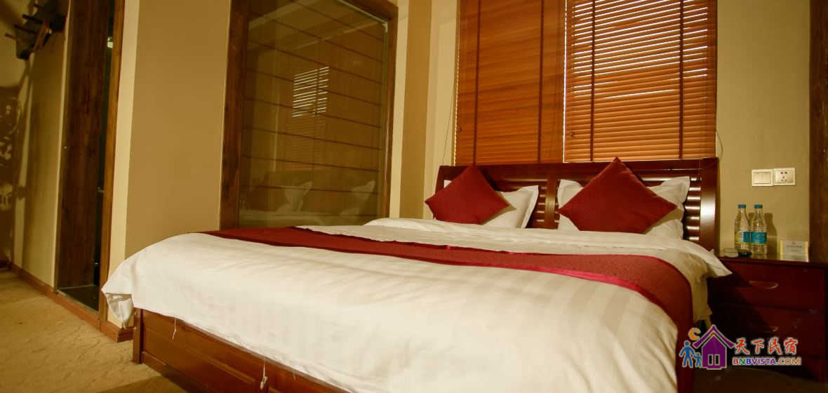 玉龙豪华大床房