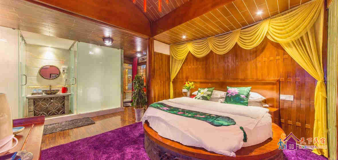 芸尚蜜意温馨圆床房