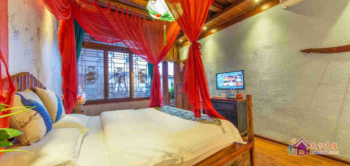 芸尚花开豪华大床房