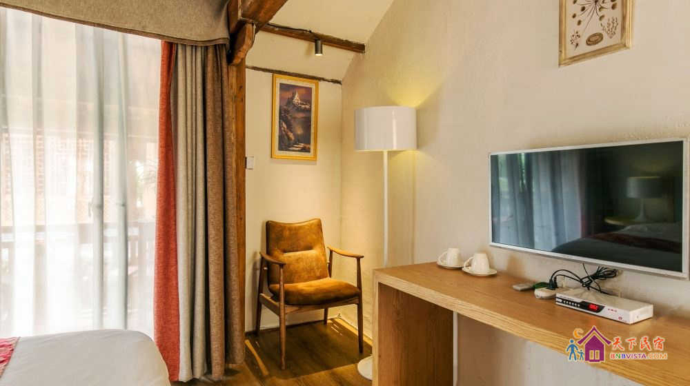 阳台浪漫大床房