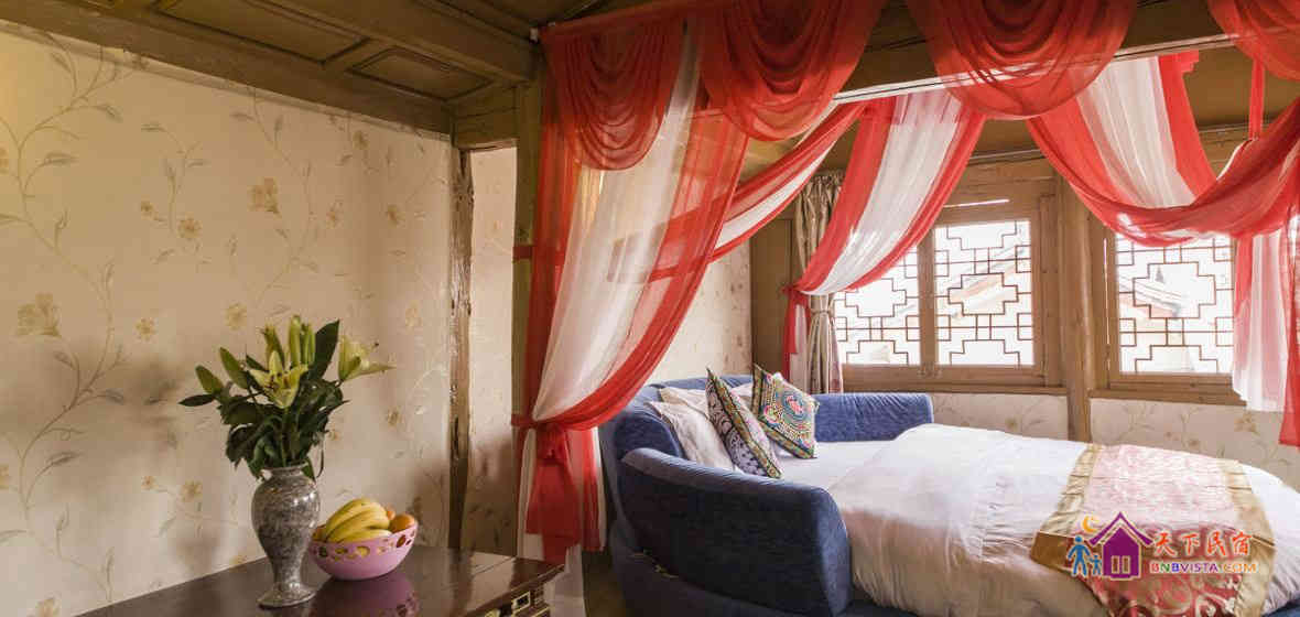 豪华蜜月大床房