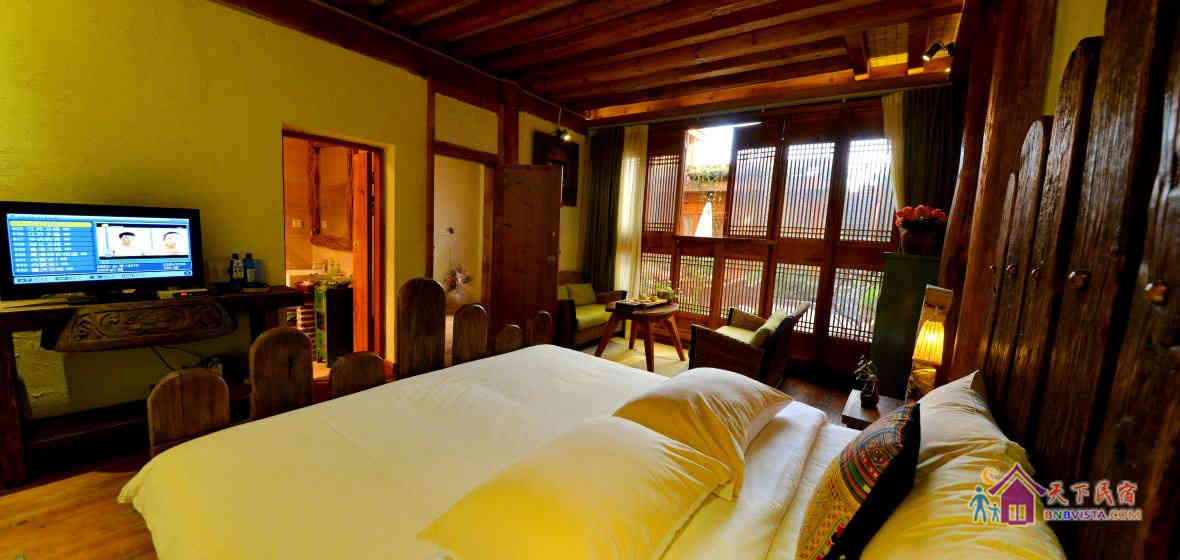 霞满天舒适大床房