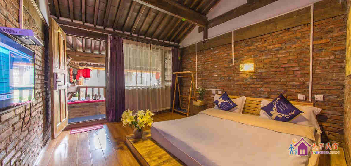 花园阳光大床房