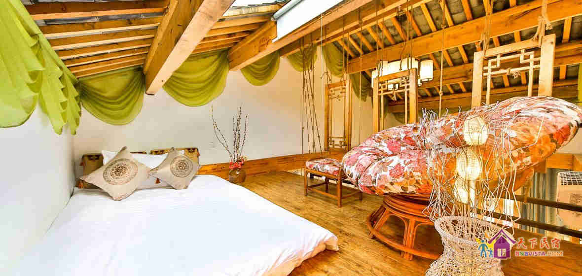 亚东星空精品复式大床房