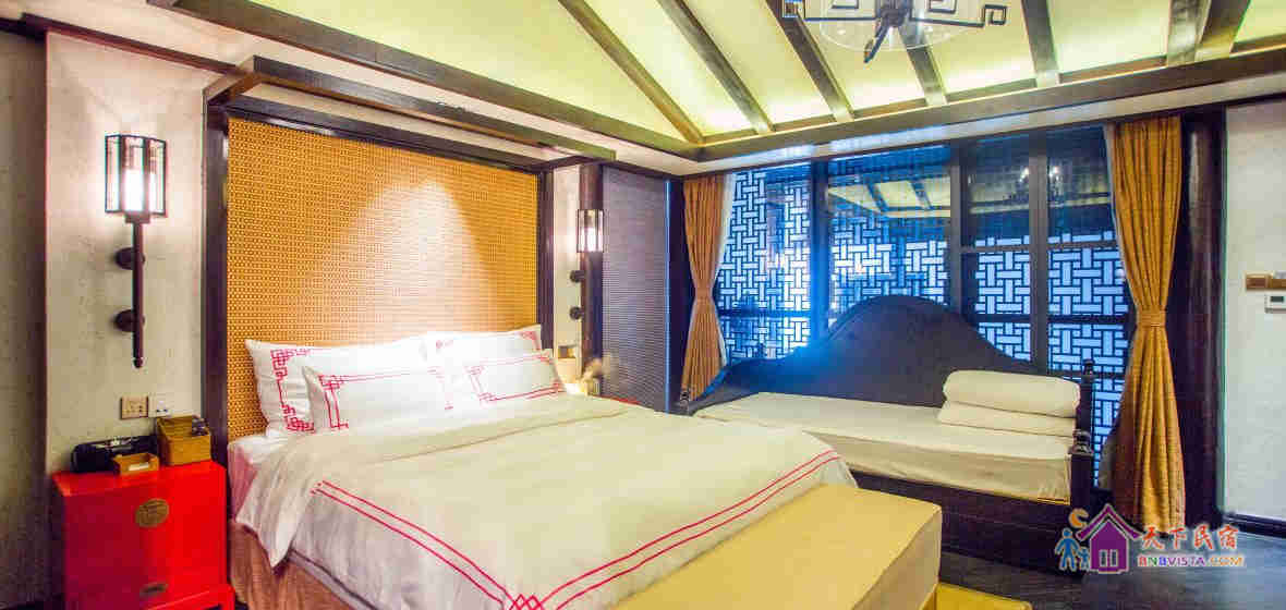 一品艺术豪华家庭房