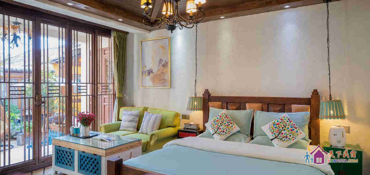 花园浪漫大床房