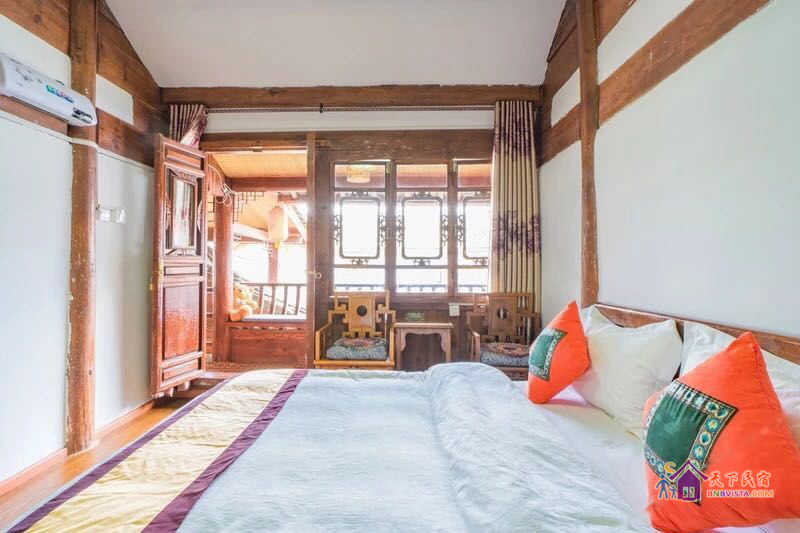 阳光观景家庭房