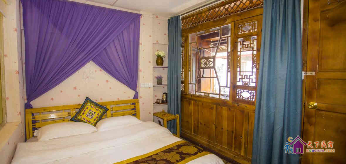 云中漫步大床房