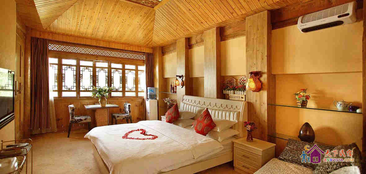 二楼阳光大床间