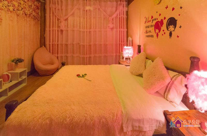 粉黛佳人特色大床