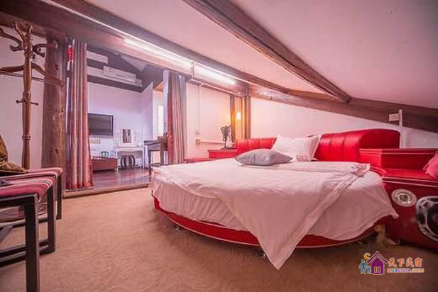 风情圆床房
