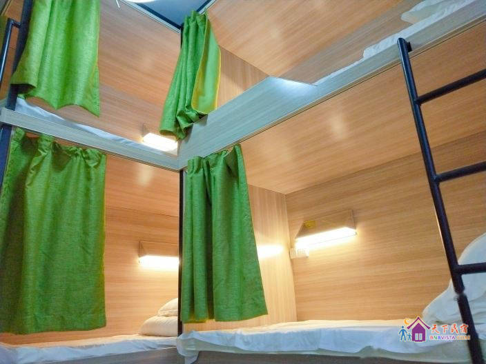 男生六人间(床位)