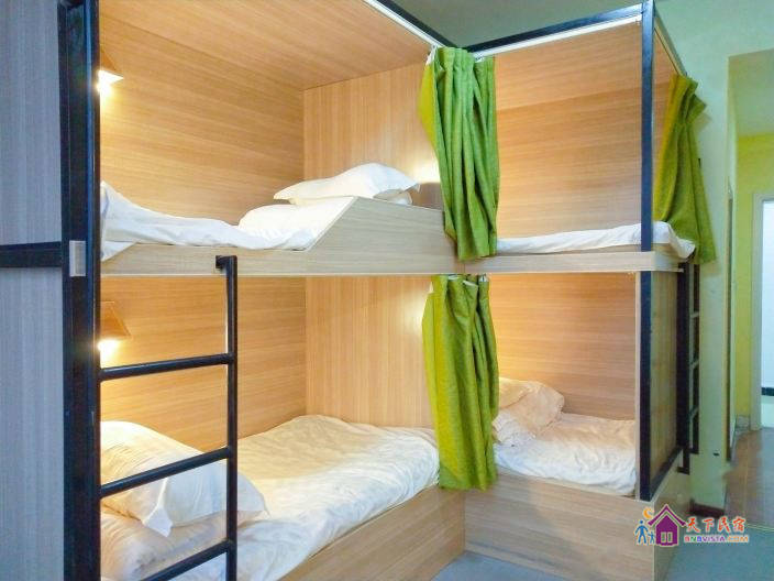 男生四人间(床位)