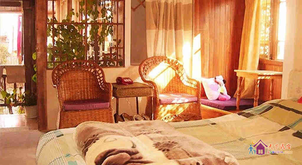 二楼大床蜜月房