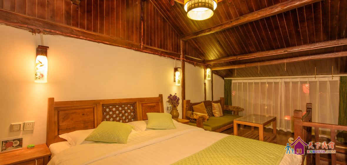 复式豪华大床房