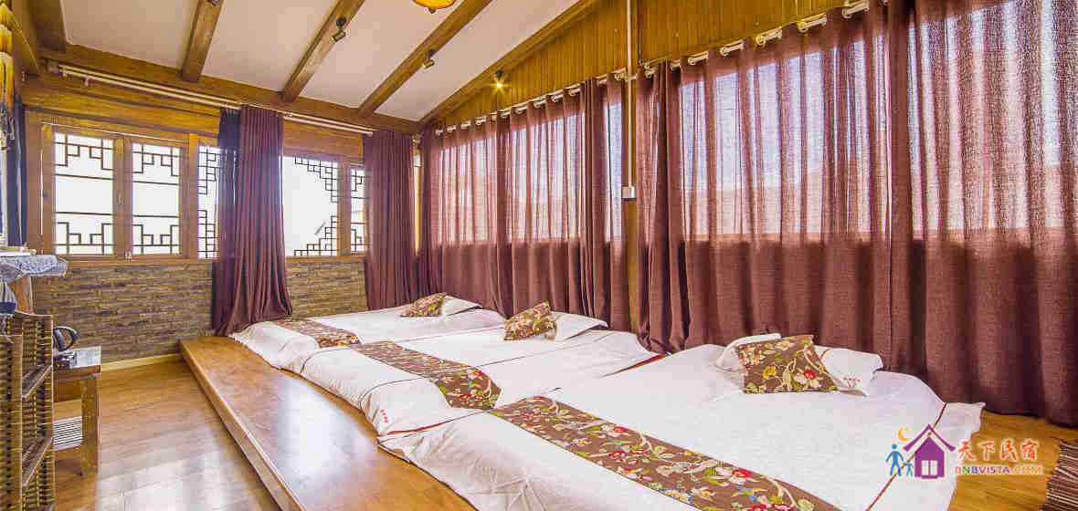 阳光榻榻米家庭房