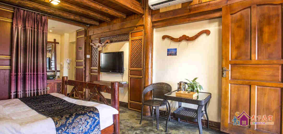 温馨复式家庭房