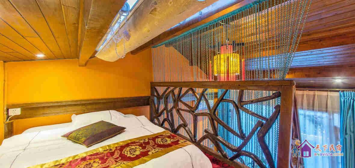 复式阁楼家庭房