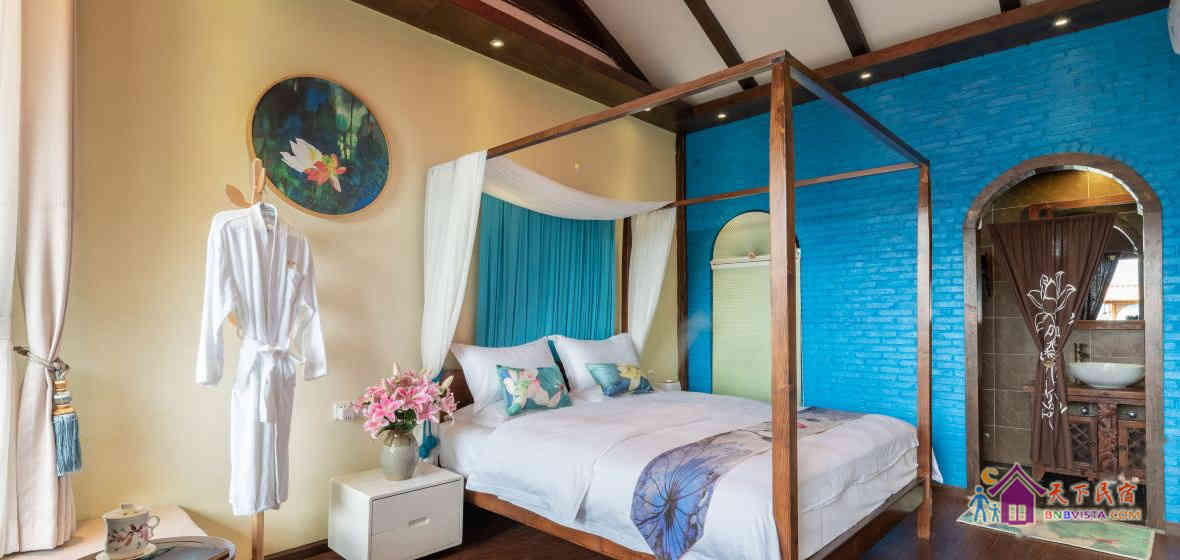 6202萱叶红温馨蜜月房