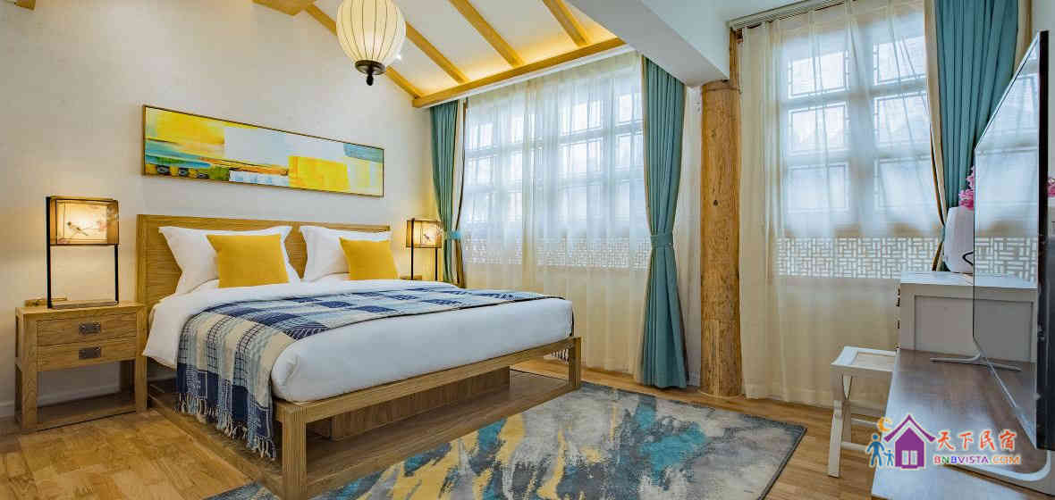 紫馨兰豪华家庭房