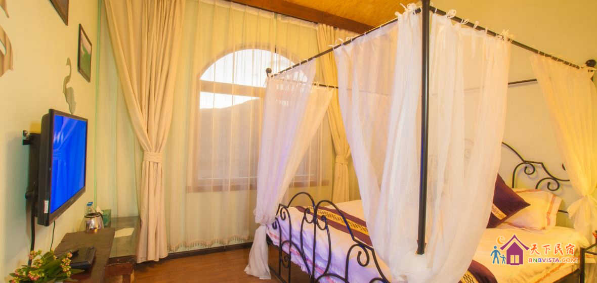 浪漫阳光大床房