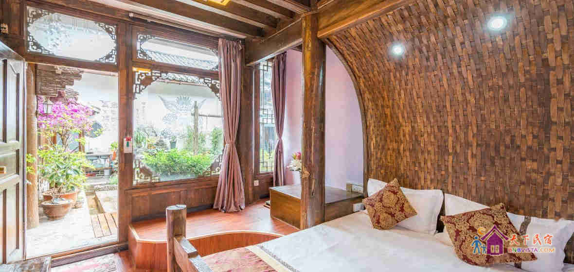 温馨大床房(一楼)