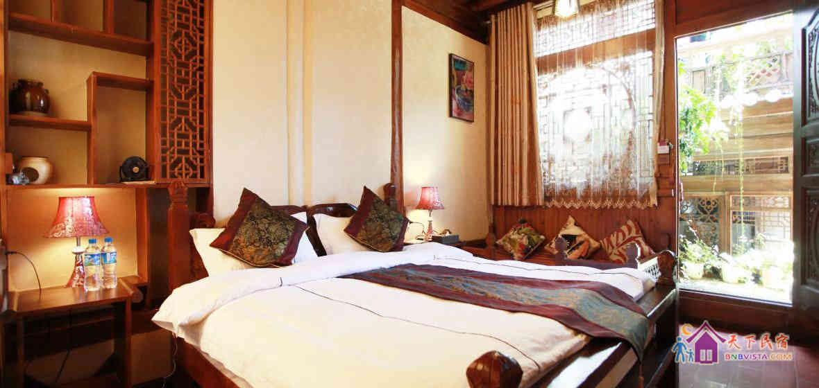 花香庭院大床房