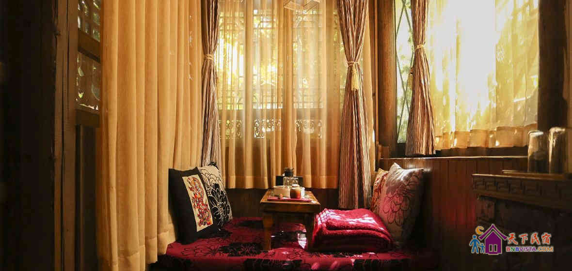 二号院扶色温馨大床房