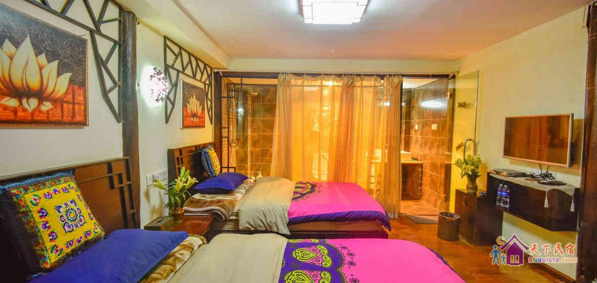 炫彩民族风双床房