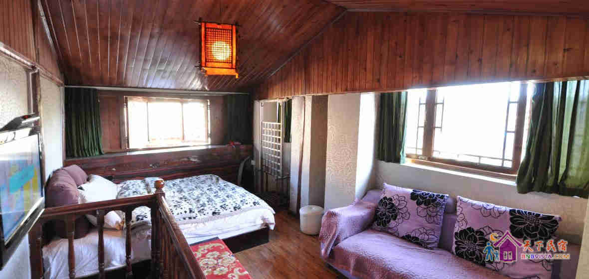 复式精品大床房