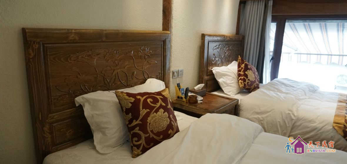 藏族山舒适双床房