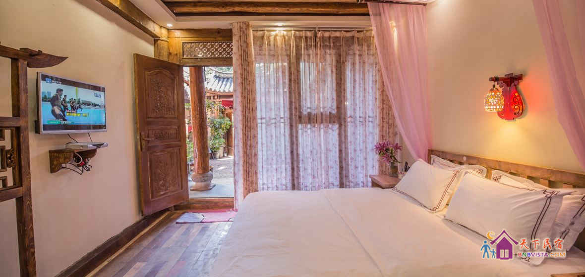 爱丽丝一楼温馨大床房