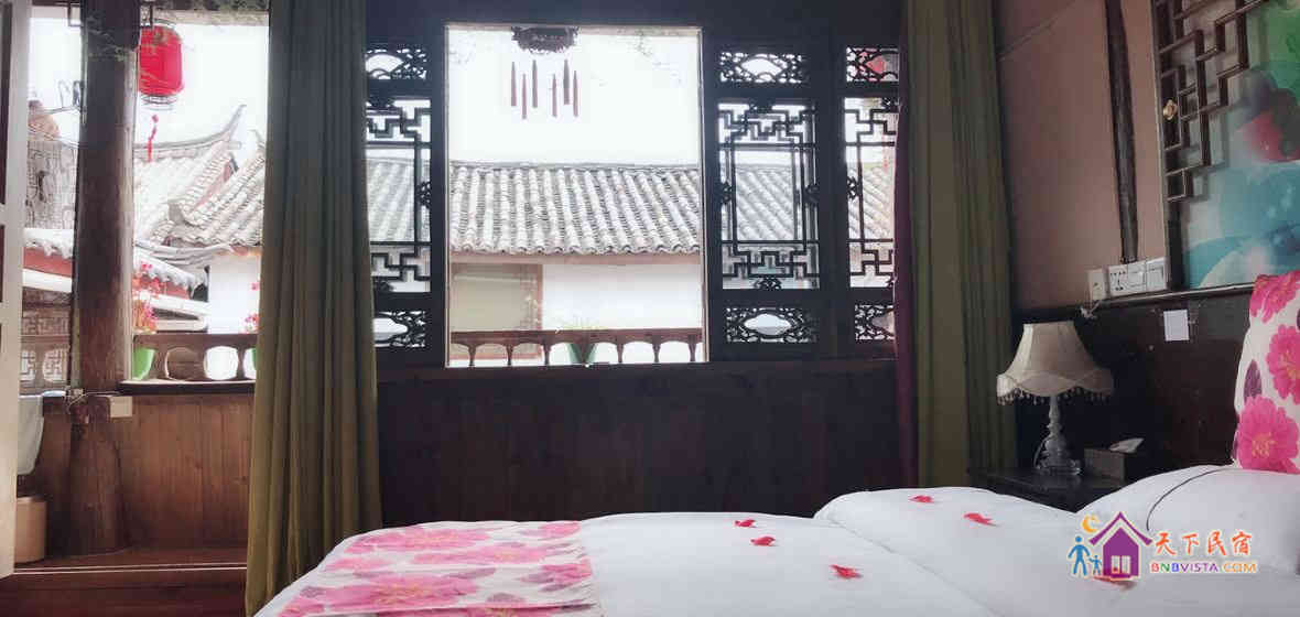 阳光尖顶浪漫大床房