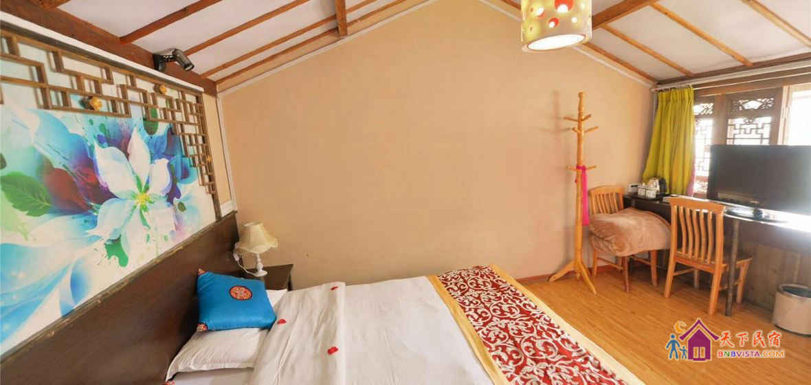 阳光尖顶大床房