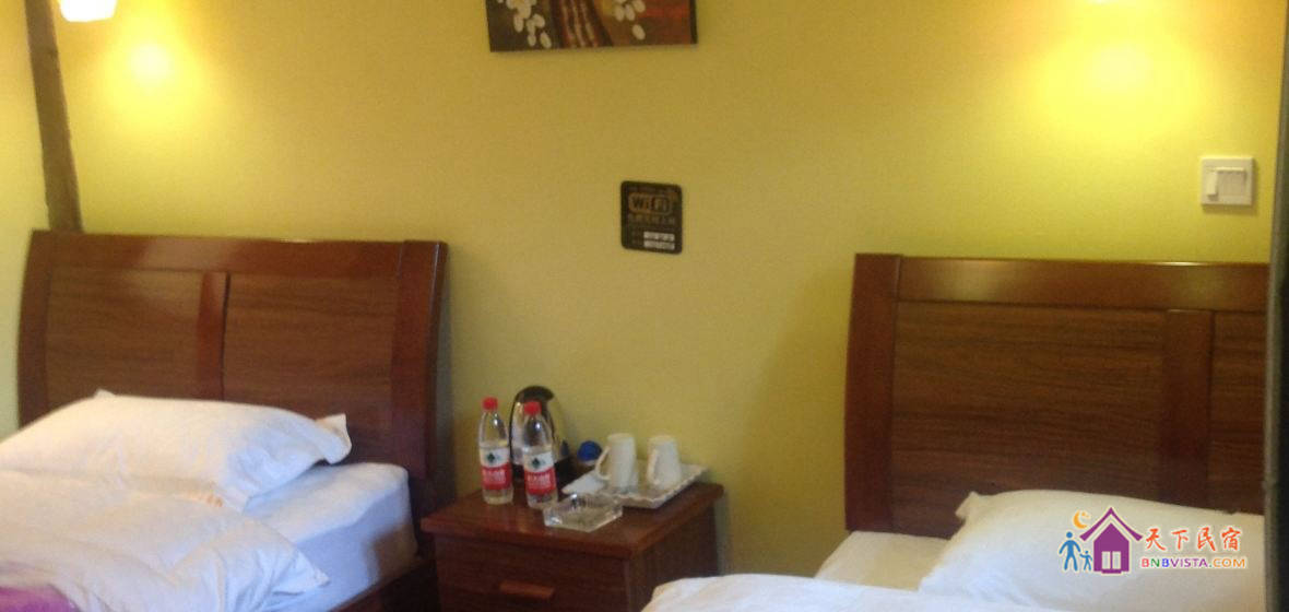 精品标准间(依拉园)