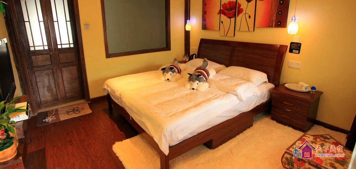 珍品大床房(月亮湾)