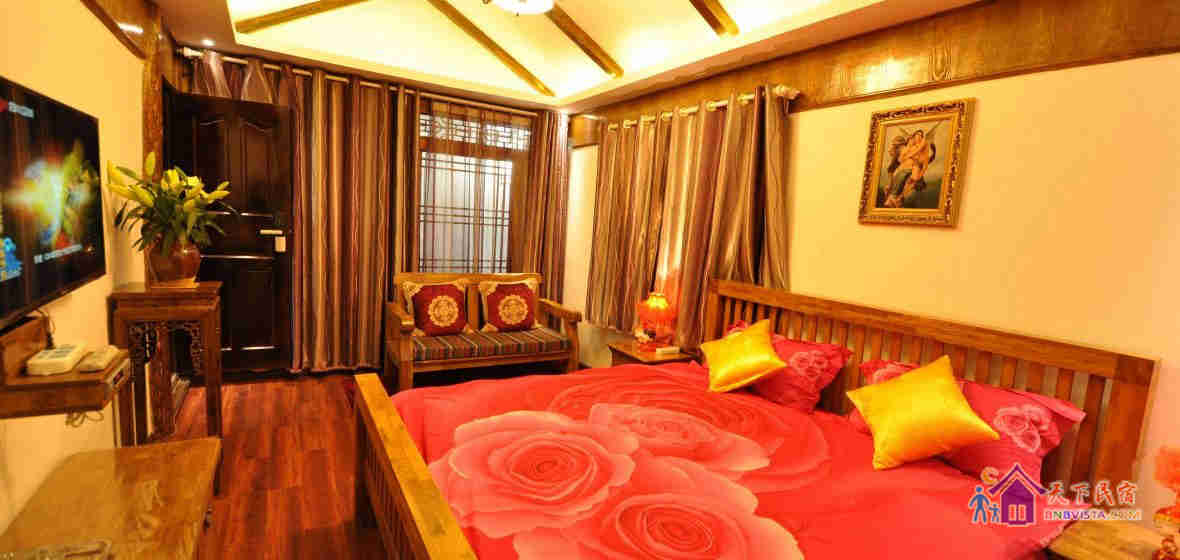 阳光蜜月大床房202