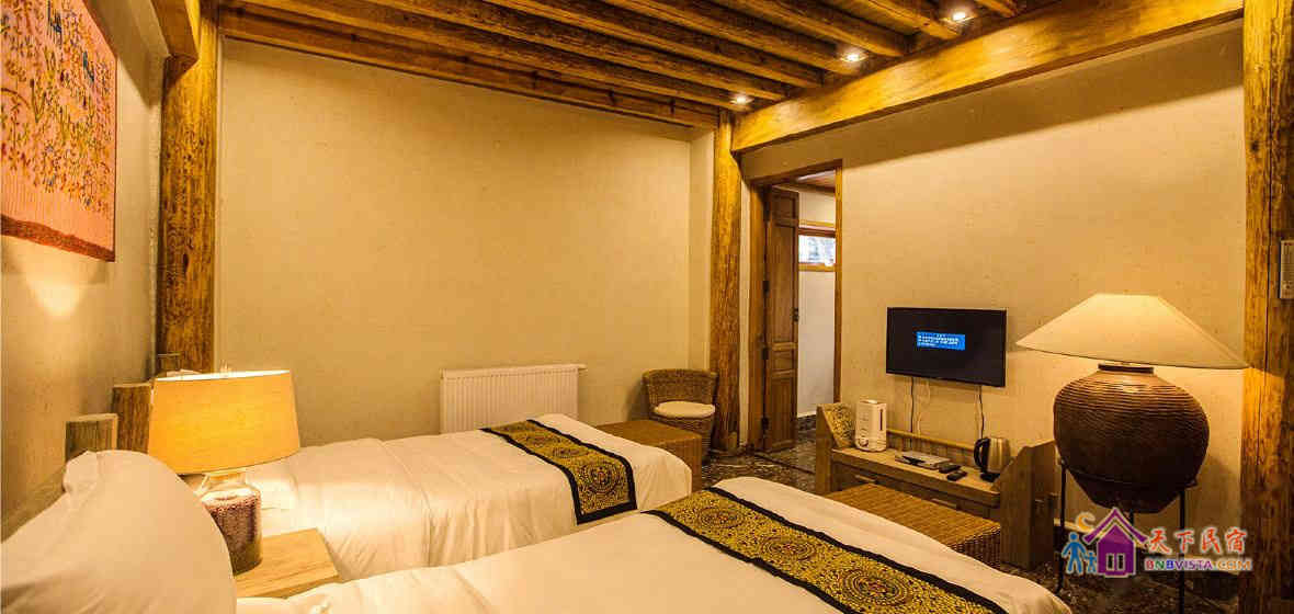 后山温泉双床房