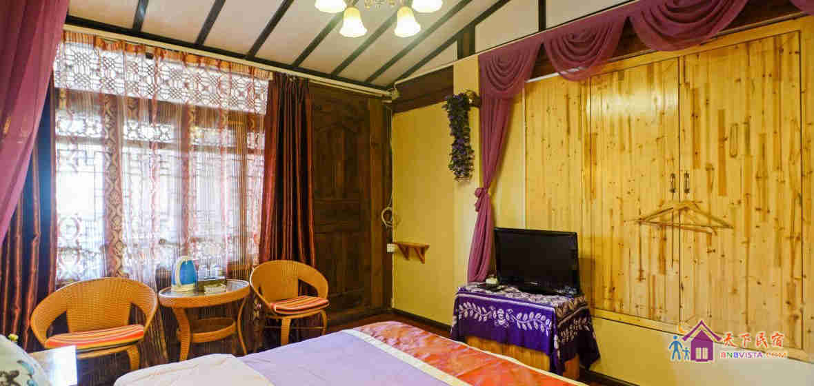 二楼蜜月大床房