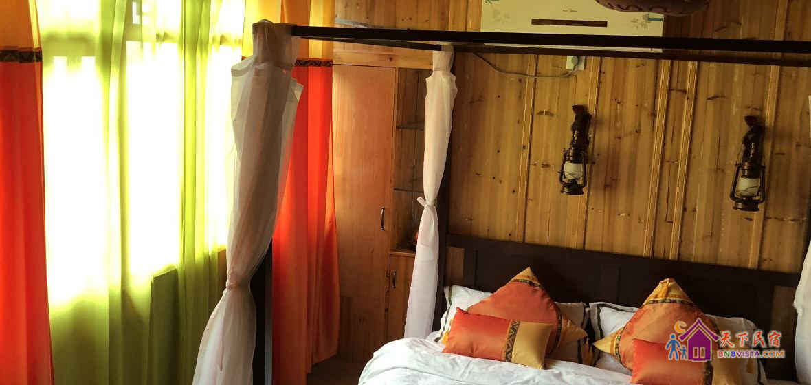 景观杉木大床房